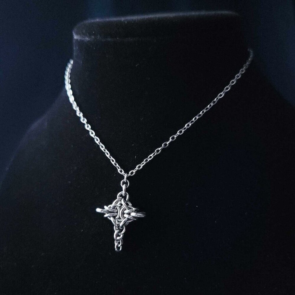 Gothic silver star necklace with a small silver chain - Picture 11 of 14